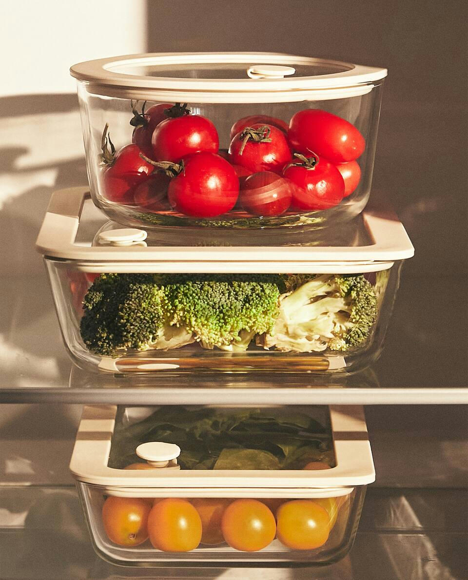 FOOD CONTAINERS